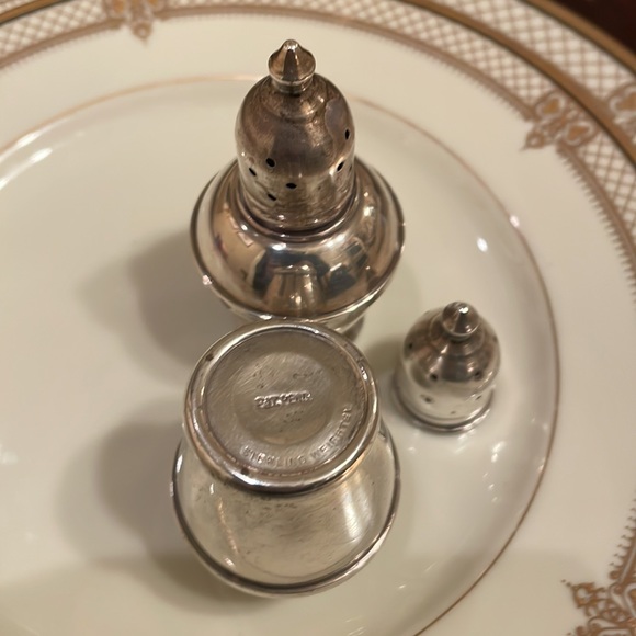 Vintage Sterling Silver Salt/Pepper Shakers - Picture 2 of 5